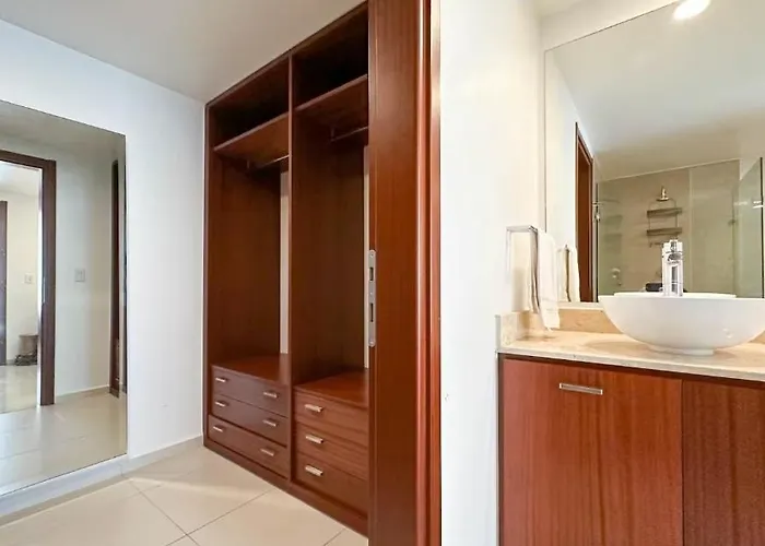 Habitacon Deluxe Con Bano Privado Caminando A La Embajada Americano