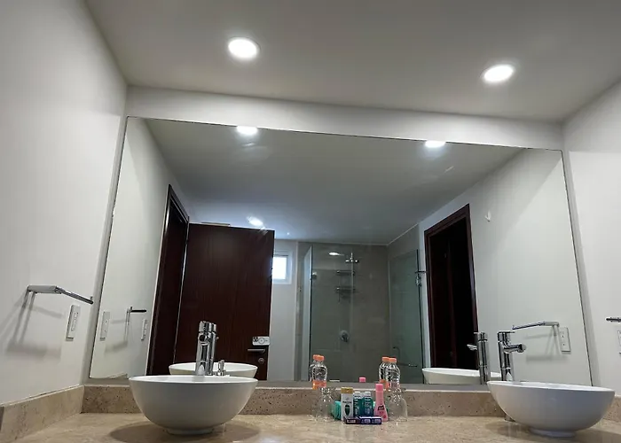 Habitacon Deluxe Con Bano Privado Caminando A La Embajada Americano * Mexico City