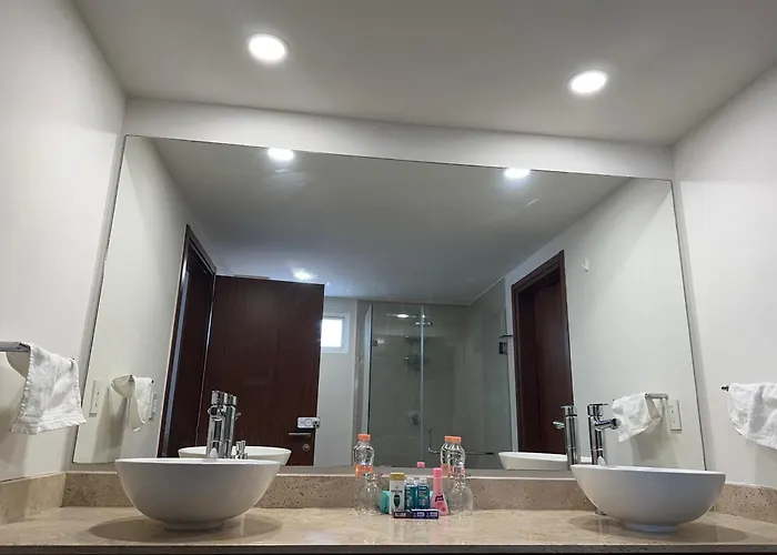 Habitacon Deluxe Con Bano Privado Caminando A La Embajada Americano Apartment *
